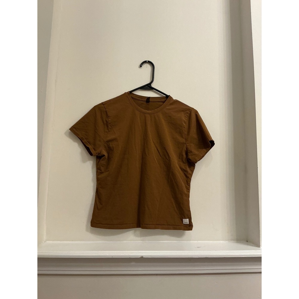 Vuori feather baby tee brown size medium